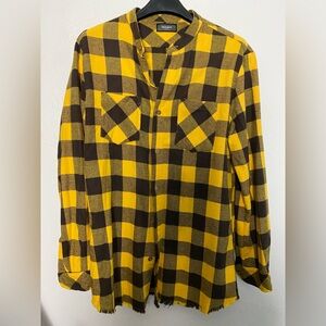 Italian 🇮🇹💯 flannel shirt size Large slim fit in excellent condition!!!